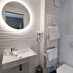 Campanile Caen Centre Gare Hotel 3*