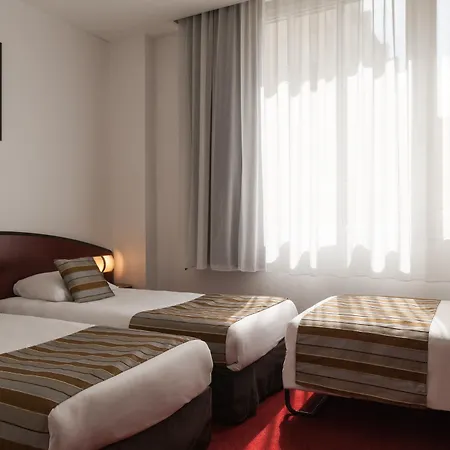 Campanile Centre Gare 3* カーン