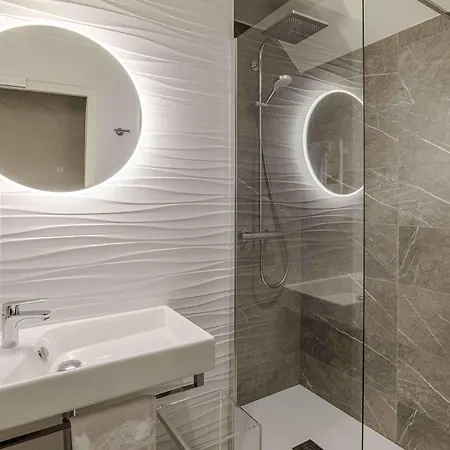 ホテル Campanile Centre Gare カーン