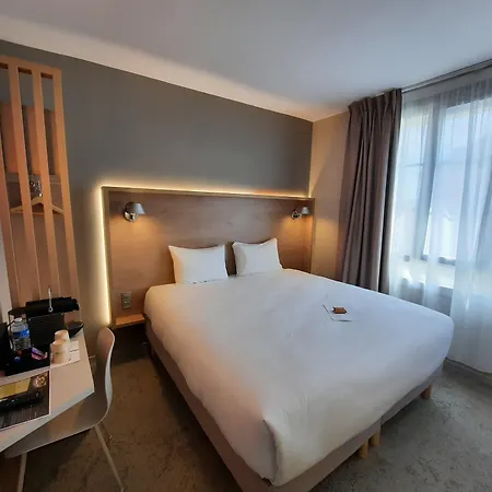 Campanile Centre Gare מלון