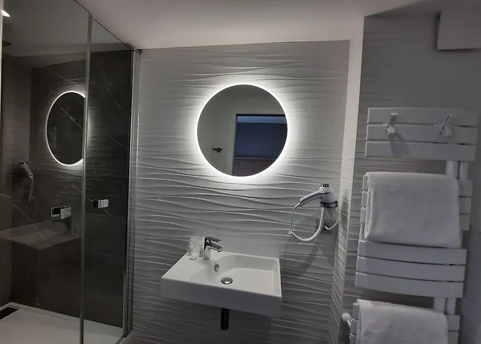 Campanile Centre Gare Hotel 3*