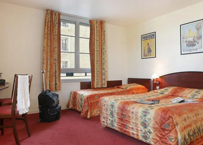 Campanile Centre Gare Hotel 3*