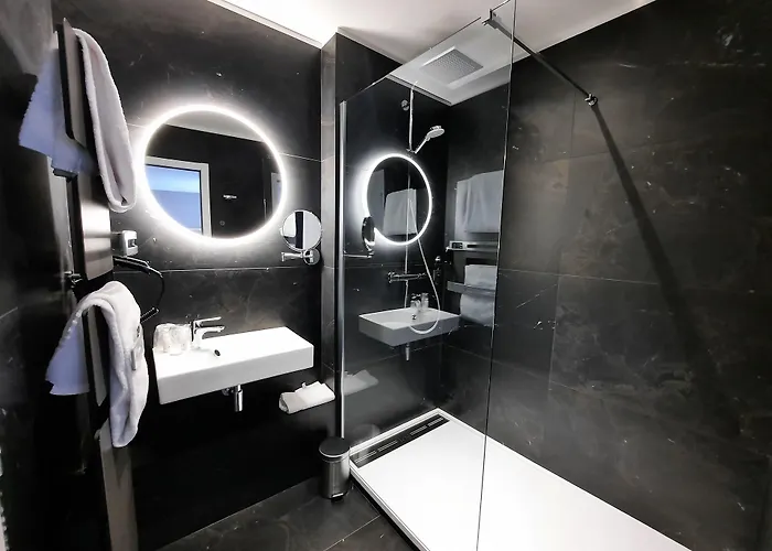 Campanile Centre Gare 3*